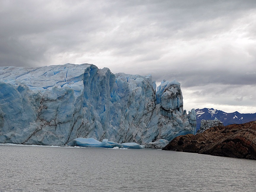 g_upsala-and-iceberg