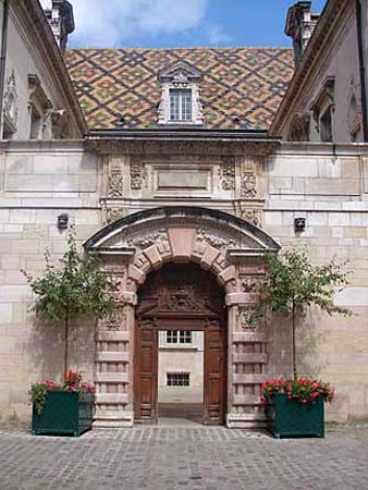 dijon_doorway